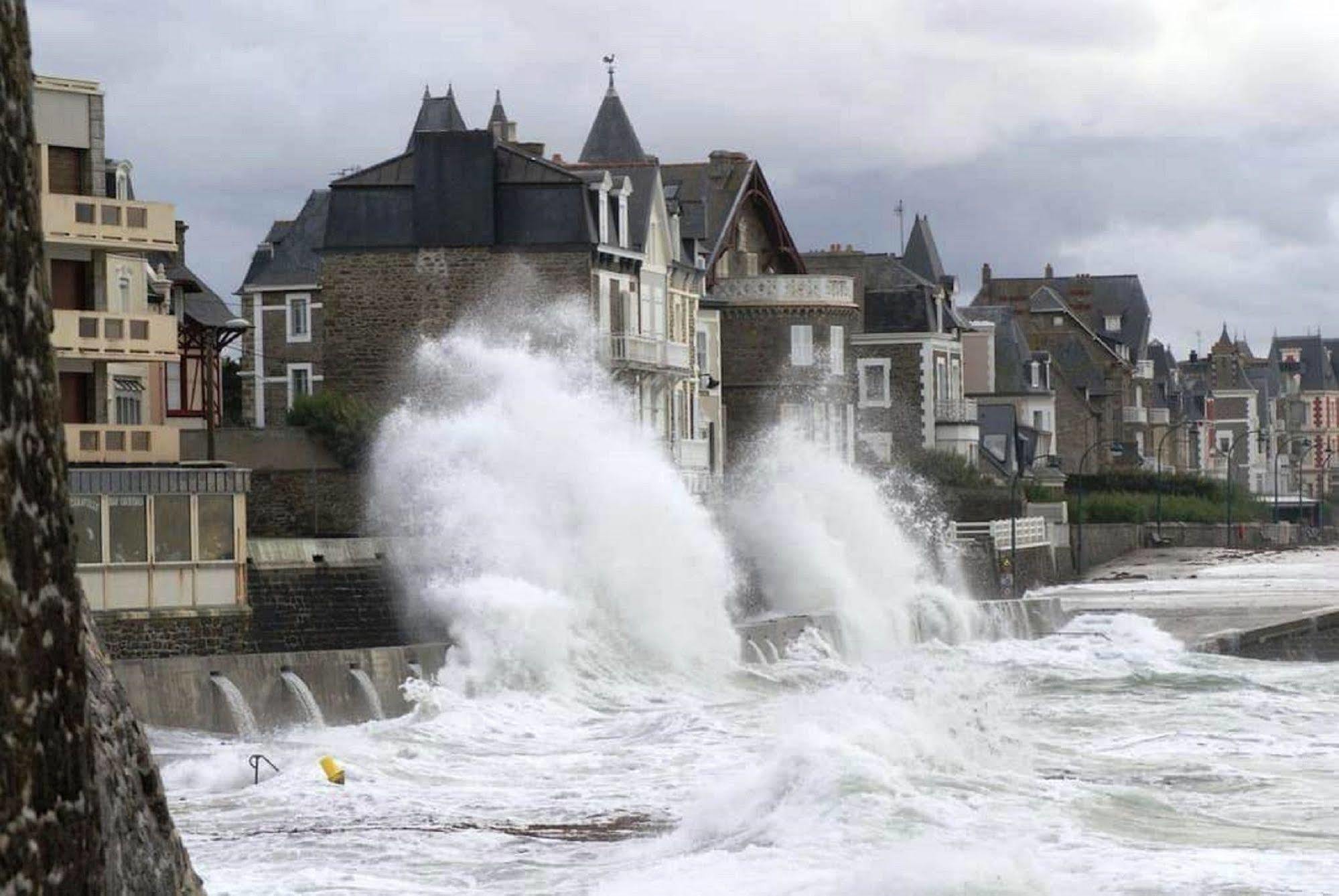 Appartement Saint Malo Vue Sur Mer Et Sur Intra Muros, Ferry, Plage Et Commerces A 50 M 외부 사진